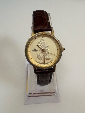Vintage Lorus Mickey Mouse Watch Gold Toned Dial Leather Strap Walt Disney World